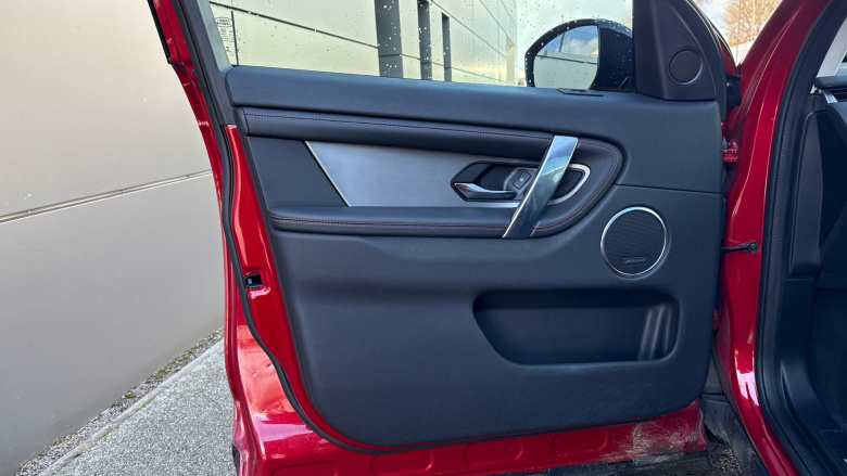 Land Rover Discovery Sport 1.5 P300e R-Dynamic SE 5dr Auto [5 Seat] Station Wagon